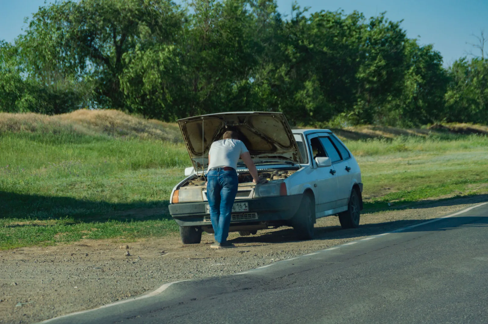 Fuel Doctor UK technician arriving roadside for an unleaded petrol in diesel car recovery